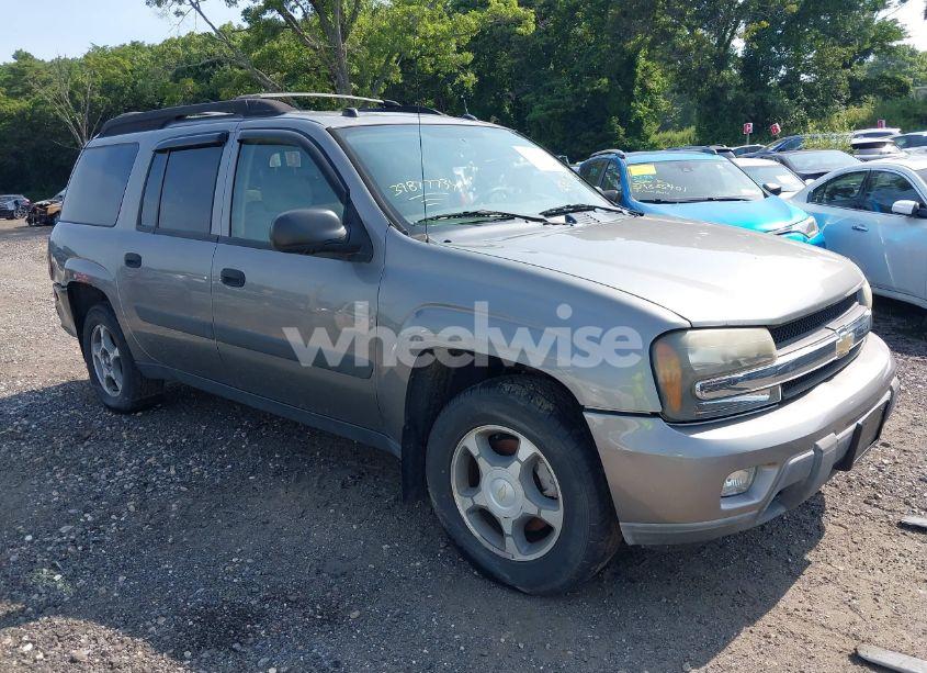 2005 Chevrolet Trailblazer EXT LS (VIN 1GNET16S156207066) main photo