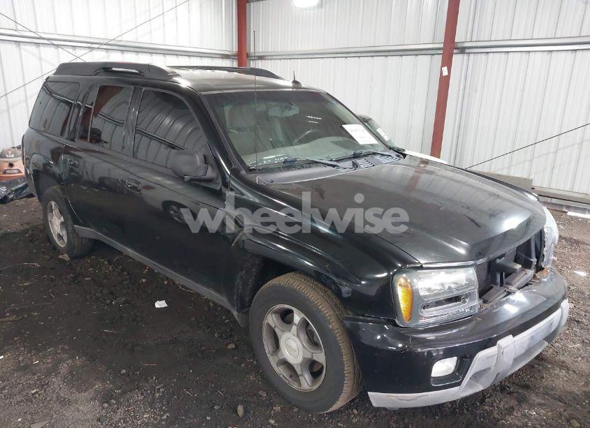 2005 Chevrolet Trailblazer EXT LT (VIN 1GNET16S856109443) main photo
