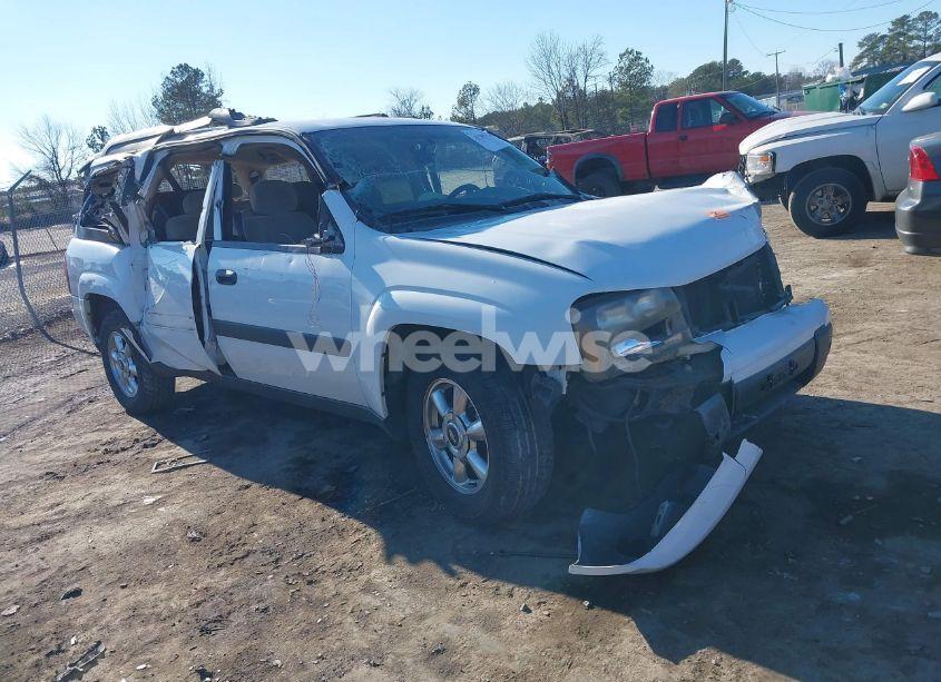 2005 Chevrolet Trailblazer EXT LS (VIN 1GNET16S856118367) main photo