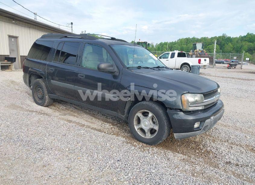 2005 Chevrolet Trailblazer EXT LS (VIN 1GNET16S956136554) main photo