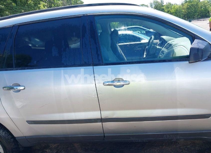 Photo 13 of 2009 Chevrolet Traverse LS (VIN 1GNEV13D39S162970)