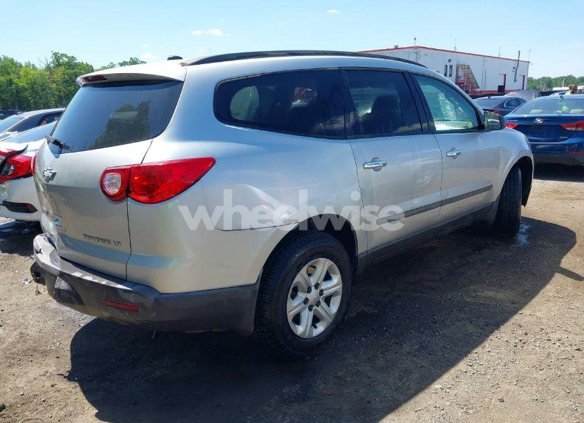 Photo 4 of 2009 Chevrolet Traverse LS (VIN 1GNEV13D39S162970)