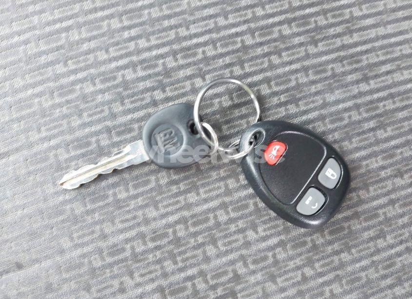 Photo 11 of 2009 Chevrolet Traverse LS (VIN 1GNEV13D59S142011)