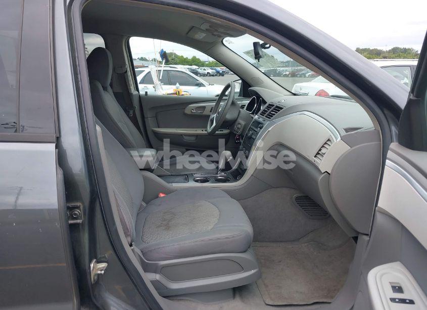 Photo 5 of 2009 Chevrolet Traverse LS (VIN 1GNEV13D59S142011)