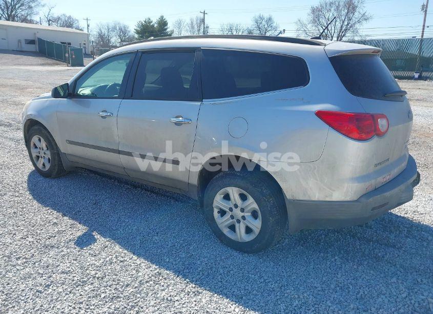 Photo 3 of 2009 Chevrolet Traverse LS (VIN 1GNEV13D89S162348)