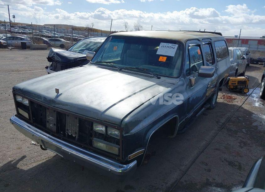 Photo 2 of 1990 Chevrolet Suburban V1500 (VIN 1GNEV16K1LF136023)