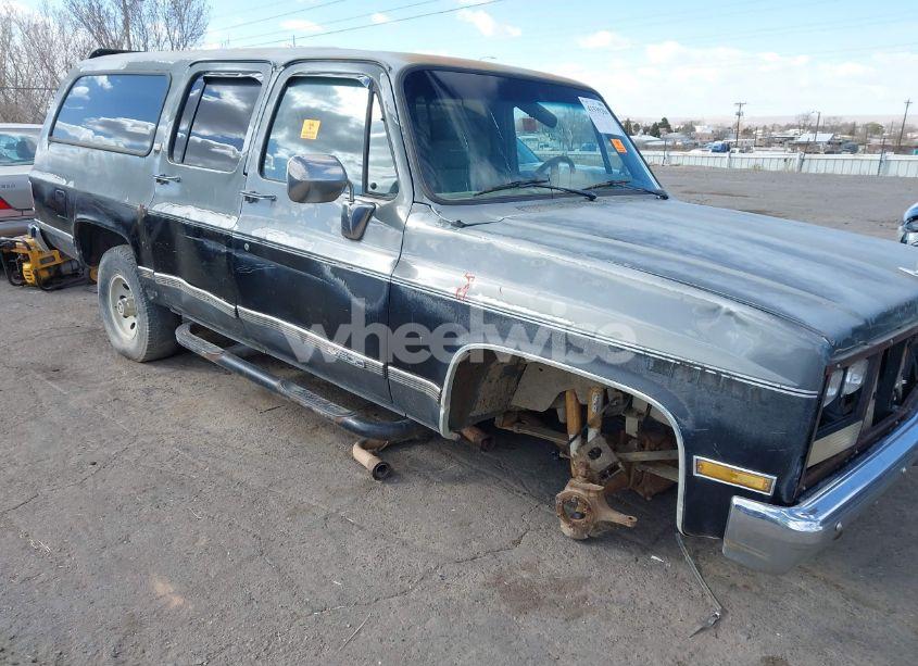 Photo 6 of 1990 Chevrolet Suburban V1500 (VIN 1GNEV16K1LF136023)