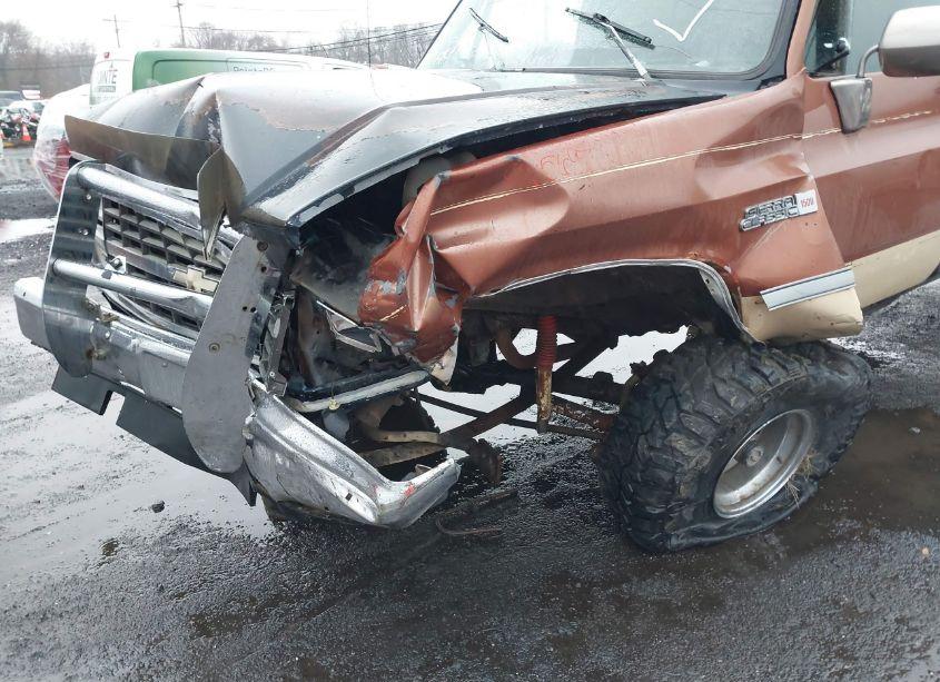 Photo 6 of 1989 Chevrolet Suburban V1500 (VIN 1GNEV16K6KF138512)