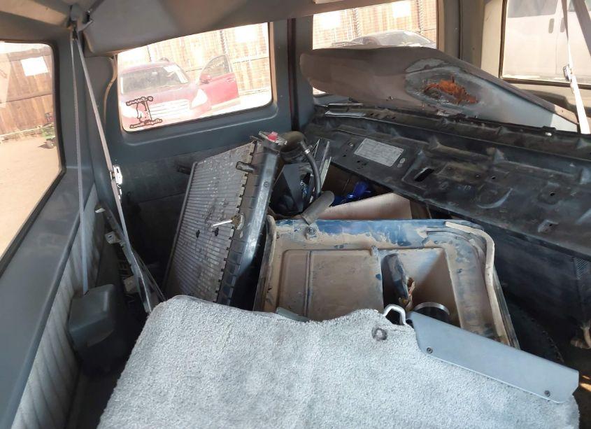 Photo 12 of 1989 Chevrolet Suburban V1500 (VIN 1GNEV16K7KF137787)