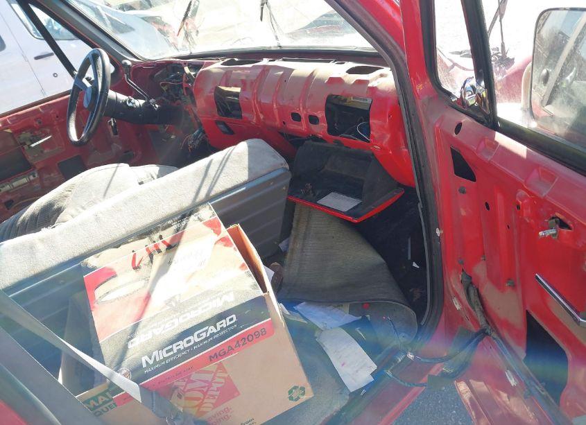 Photo 5 of 1989 Chevrolet Suburban V1500 (VIN 1GNEV16K7KF137787)