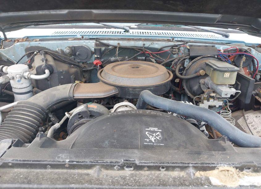Photo 10 of 1990 Chevrolet Suburban V1500 (VIN 1GNEV16KXLF109239)