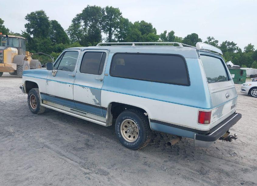 Photo 3 of 1990 Chevrolet Suburban V1500 (VIN 1GNEV16KXLF109239)