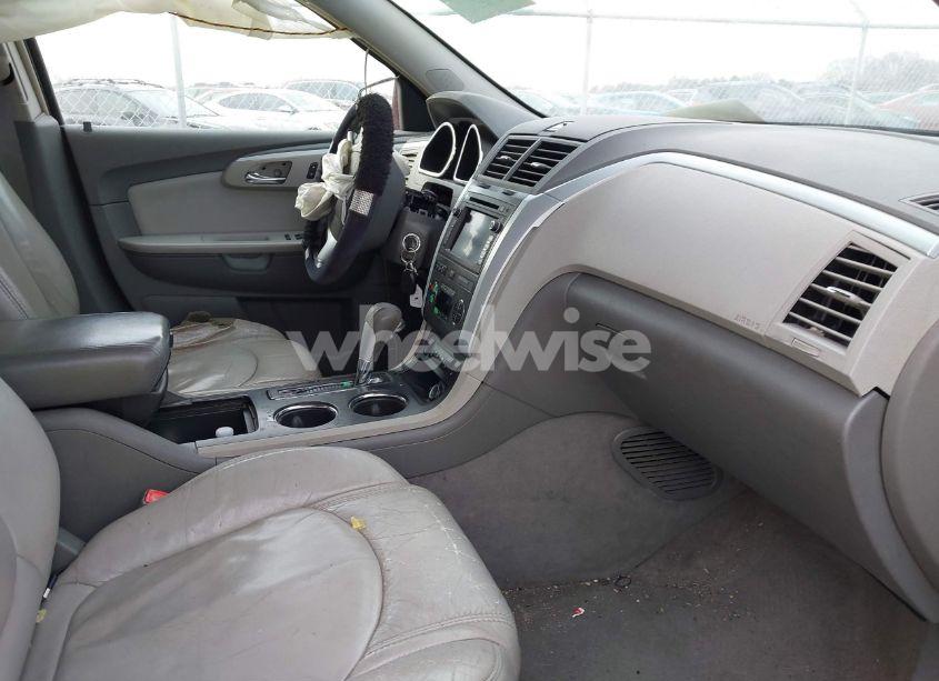 Photo 5 of 2009 Chevrolet Traverse LT (VIN 1GNEV23D09S176217)