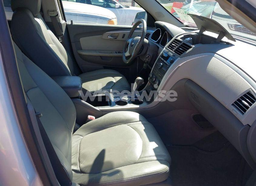 Photo 5 of 2009 Chevrolet Traverse LT (VIN 1GNEV23D49S130163)