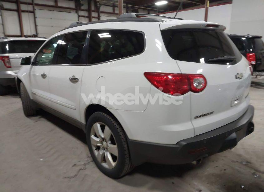 Photo 3 of 2009 Chevrolet Traverse LT (VIN 1GNEV23DX9S100620)