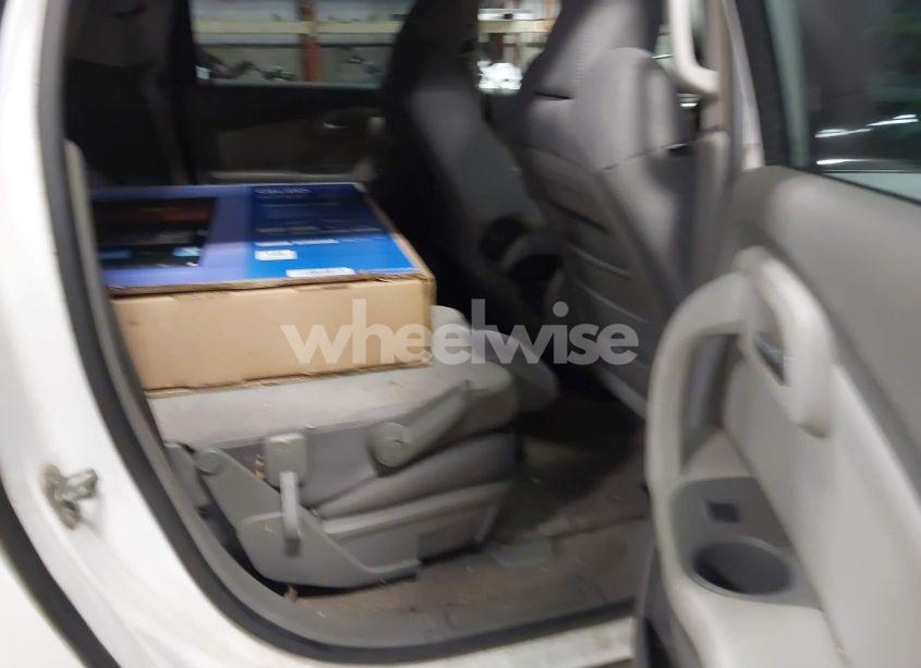 Photo 8 of 2009 Chevrolet Traverse LT (VIN 1GNEV23DX9S100620)