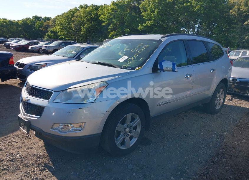 Photo 2 of 2009 Chevrolet Traverse LT (VIN 1GNEV23DX9S104487)