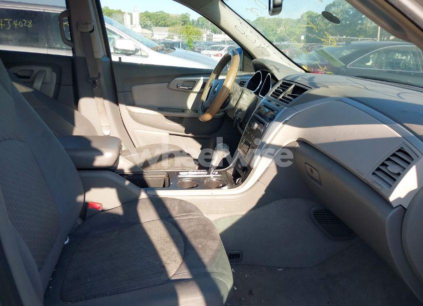 Photo 5 of 2009 Chevrolet Traverse LT (VIN 1GNEV23DX9S104487)