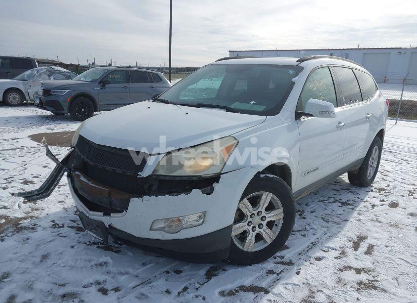 Photo 2 of 2009 Chevrolet Traverse LT (VIN 1GNEV23DX9S116638)