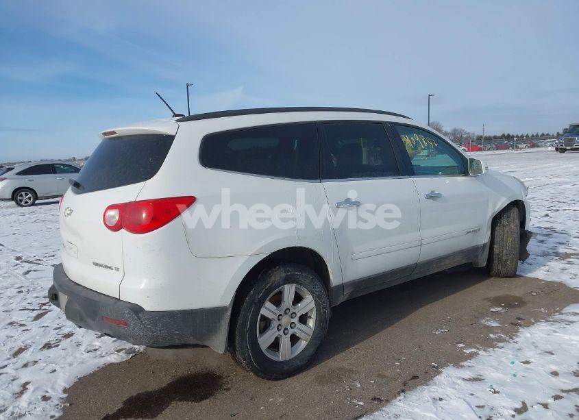 Photo 4 of 2009 Chevrolet Traverse LT (VIN 1GNEV23DX9S116638)