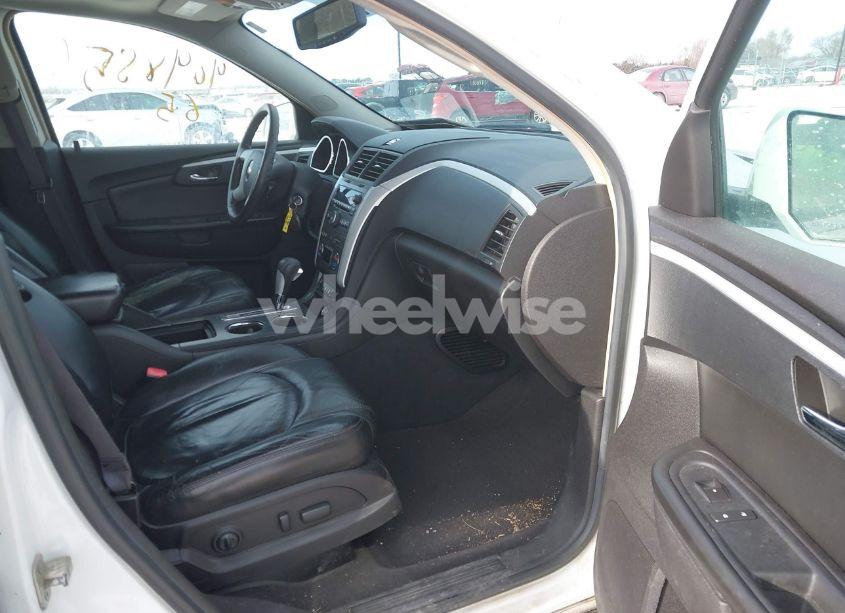 Photo 5 of 2009 Chevrolet Traverse LT (VIN 1GNEV23DX9S116638)
