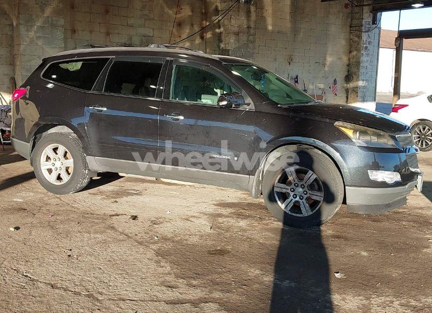 2009 Chevrolet Traverse LT (VIN 1GNEV23DX9S121810) main photo