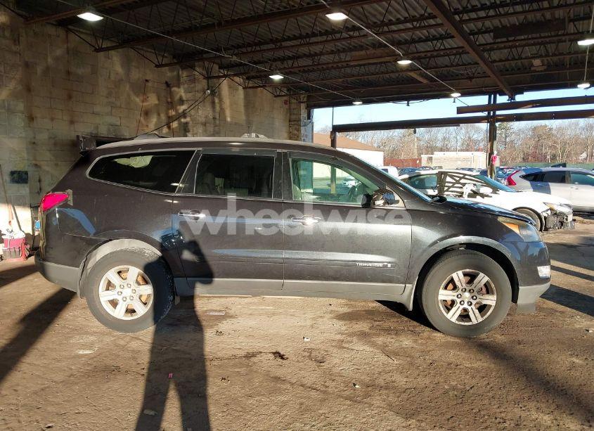Photo 13 of 2009 Chevrolet Traverse LT (VIN 1GNEV23DX9S121810)