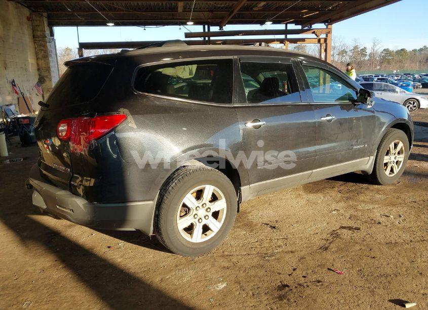 Photo 4 of 2009 Chevrolet Traverse LT (VIN 1GNEV23DX9S121810)