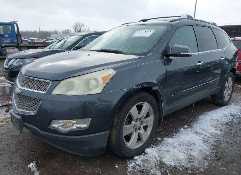 Photo 2 of 2009 Chevrolet Traverse LTZ (VIN 1GNEV33D19S105646)