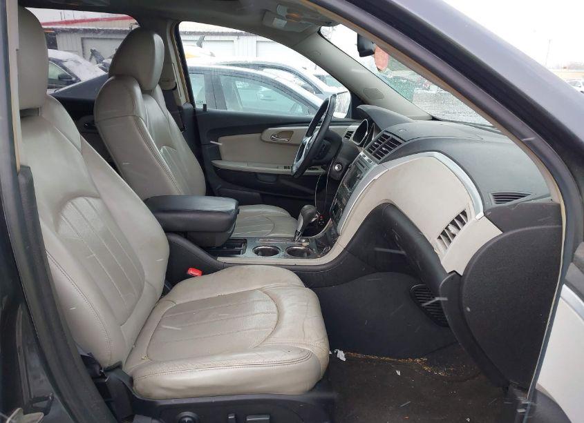 Photo 5 of 2009 Chevrolet Traverse LTZ (VIN 1GNEV33D19S105646)