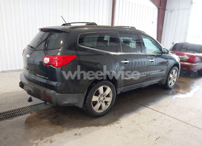 Photo 4 of 2009 Chevrolet Traverse LTZ (VIN 1GNEV33D39S127468)