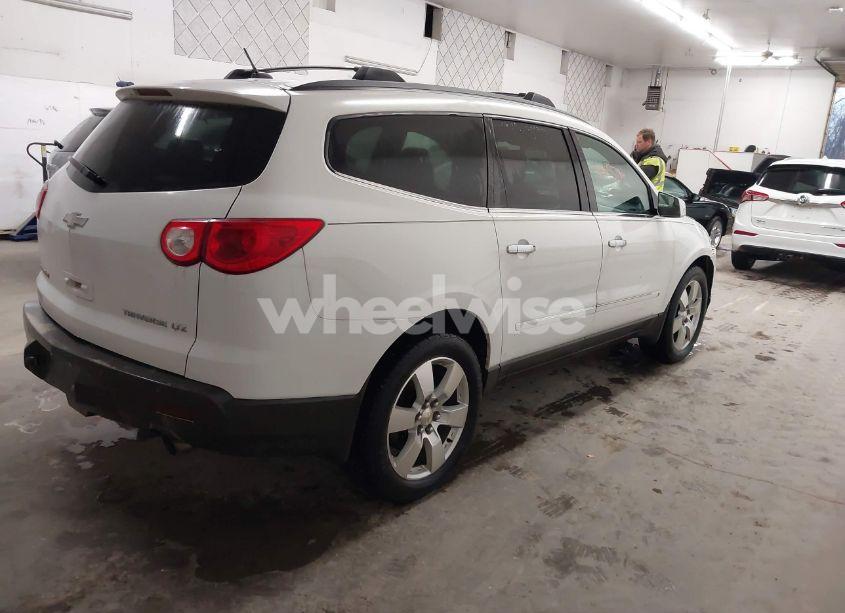 Photo 4 of 2009 Chevrolet Traverse LTZ (VIN 1GNEV33D49S103566)