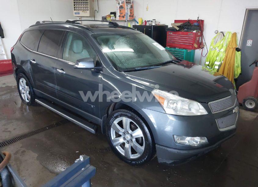 2009 Chevrolet Traverse LTZ (VIN 1GNEV33D49S106709) main photo