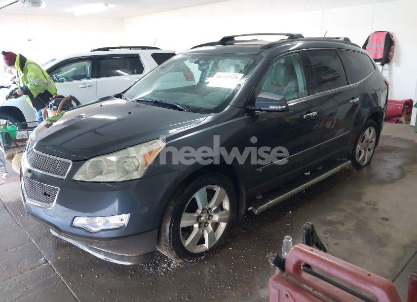 Photo 2 of 2009 Chevrolet Traverse LTZ (VIN 1GNEV33D49S106709)