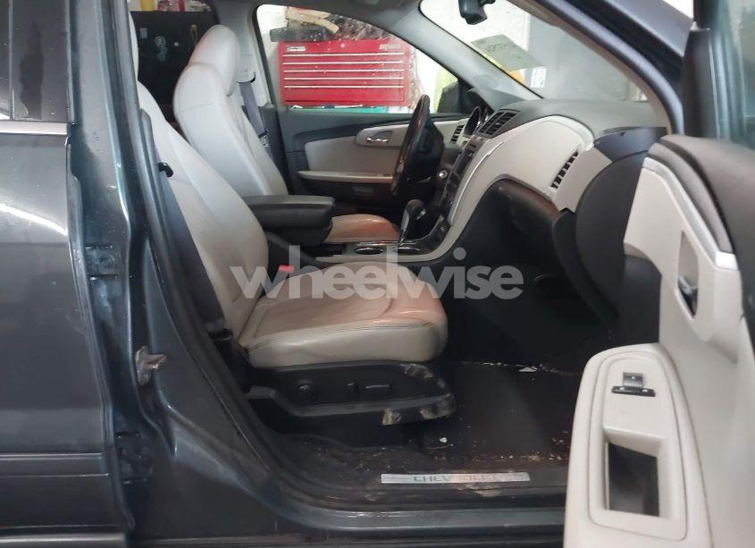 Photo 5 of 2009 Chevrolet Traverse LTZ (VIN 1GNEV33D49S106709)