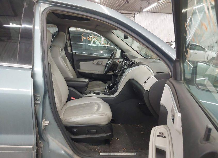 Photo 5 of 2009 Chevrolet Traverse LTZ (VIN 1GNEV33D49S130928)