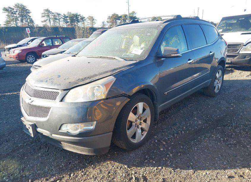 Photo 2 of 2009 Chevrolet Traverse LTZ (VIN 1GNEV33D69S108025)