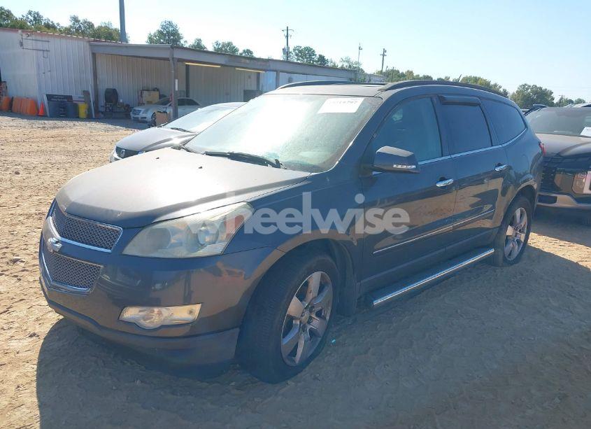 Photo 2 of 2009 Chevrolet Traverse LTZ (VIN 1GNEV33D89S112433)