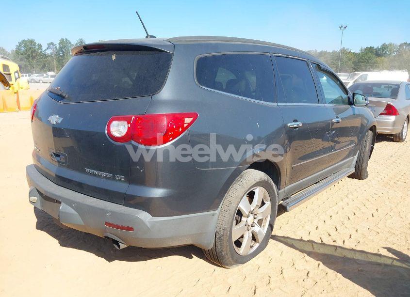 Photo 4 of 2009 Chevrolet Traverse LTZ (VIN 1GNEV33D89S112433)