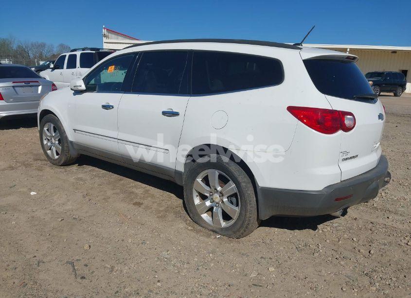 Photo 3 of 2009 Chevrolet Traverse LTZ (VIN 1GNEV33D89S151068)