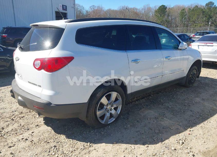 Photo 4 of 2009 Chevrolet Traverse LTZ (VIN 1GNEV33D89S151068)
