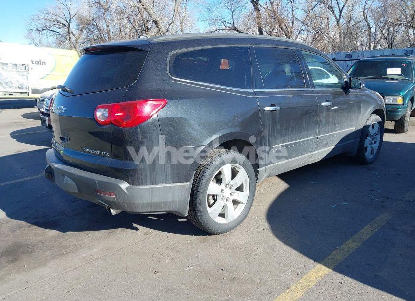 Photo 4 of 2009 Chevrolet Traverse LTZ (VIN 1GNEV33D99S118788)