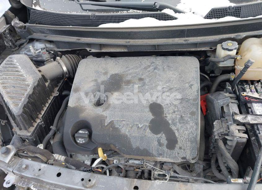 Photo 10 of 2019 Chevrolet Traverse LS (VIN 1GNEVFKW0KJ215961)