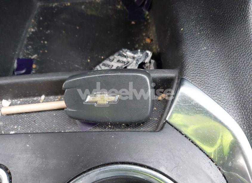 Photo 11 of 2019 Chevrolet Traverse LS (VIN 1GNEVFKW0KJ215961)