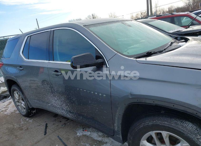 Photo 14 of 2019 Chevrolet Traverse LS (VIN 1GNEVFKW0KJ215961)