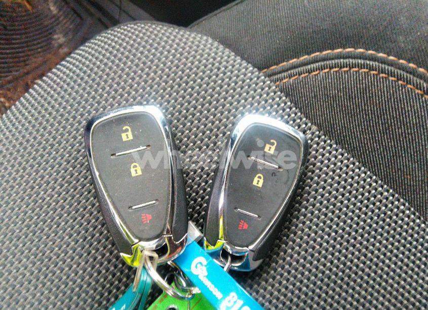 Photo 11 of 2019 Chevrolet Traverse LS (VIN 1GNEVFKW0KJ273763)