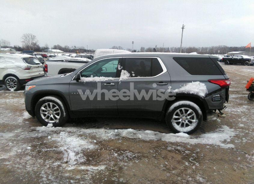 Photo 14 of 2019 Chevrolet Traverse LS (VIN 1GNEVFKW0KJ273763)
