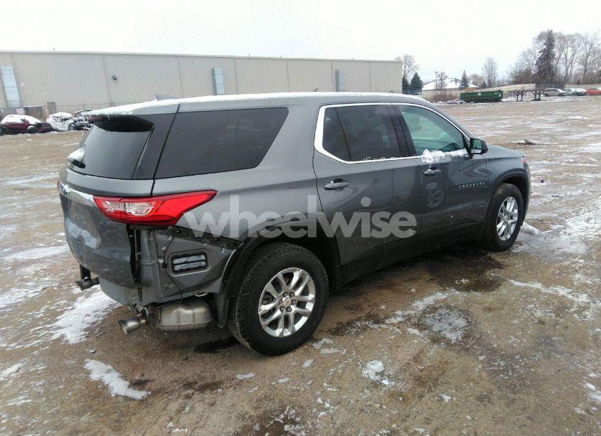 Photo 4 of 2019 Chevrolet Traverse LS (VIN 1GNEVFKW0KJ273763)