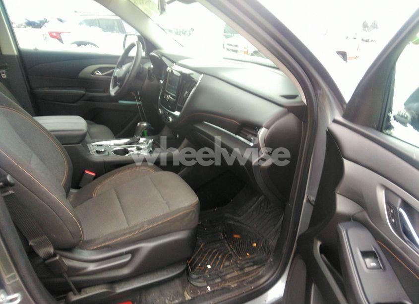 Photo 5 of 2019 Chevrolet Traverse LS (VIN 1GNEVFKW0KJ273763)