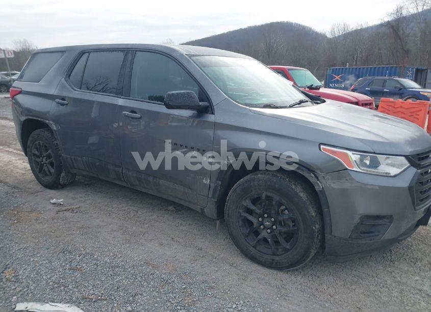 2019 Chevrolet Traverse LS (VIN 1GNEVFKW1KJ215838) main photo